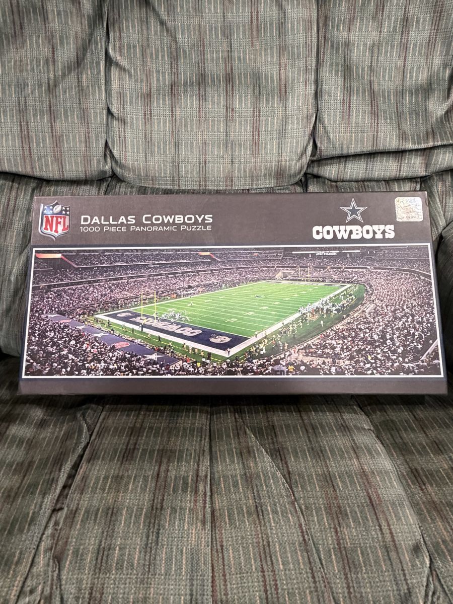 Dallas Cowboys 1000 piece panoramic puzzle 