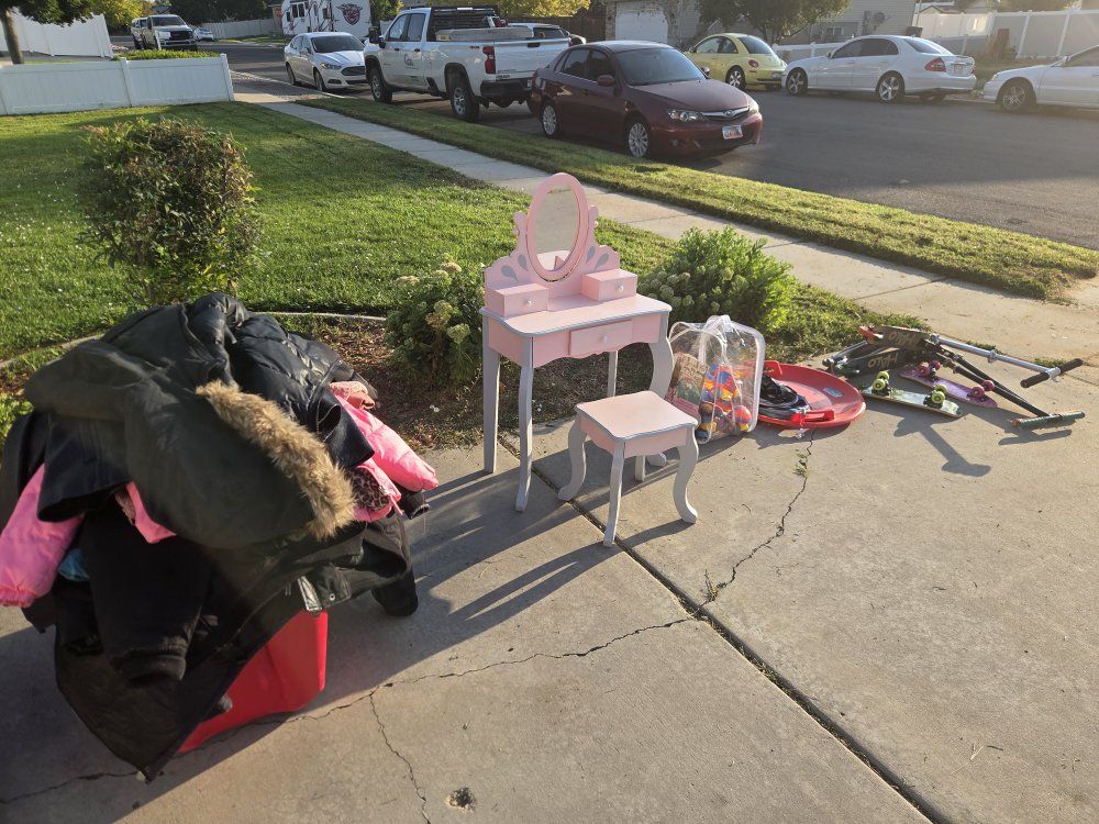 yard sale 1495n 2325w layton
sunday 8/9
Multi-Item Garage and Yard Sale - Outdoor Goods, Tools, Household Items & Kids Gear
