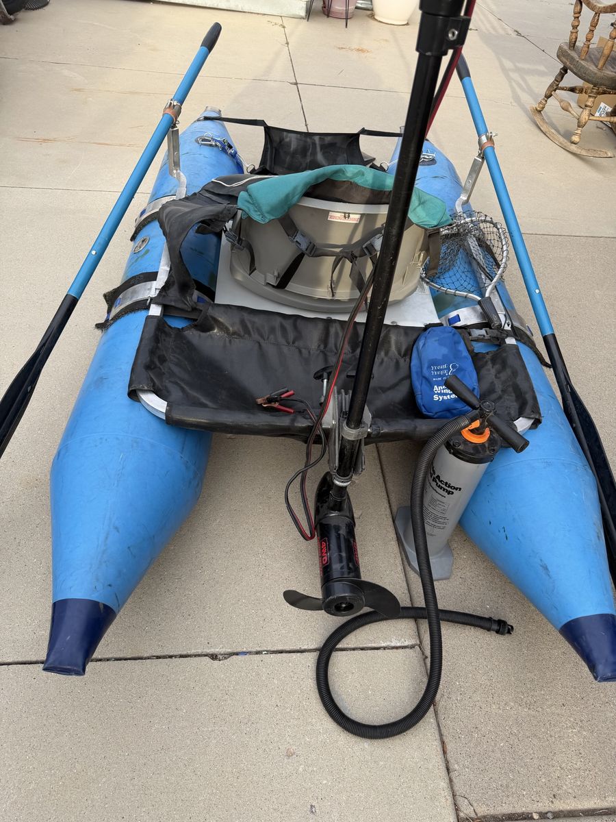 One person pontoon boat