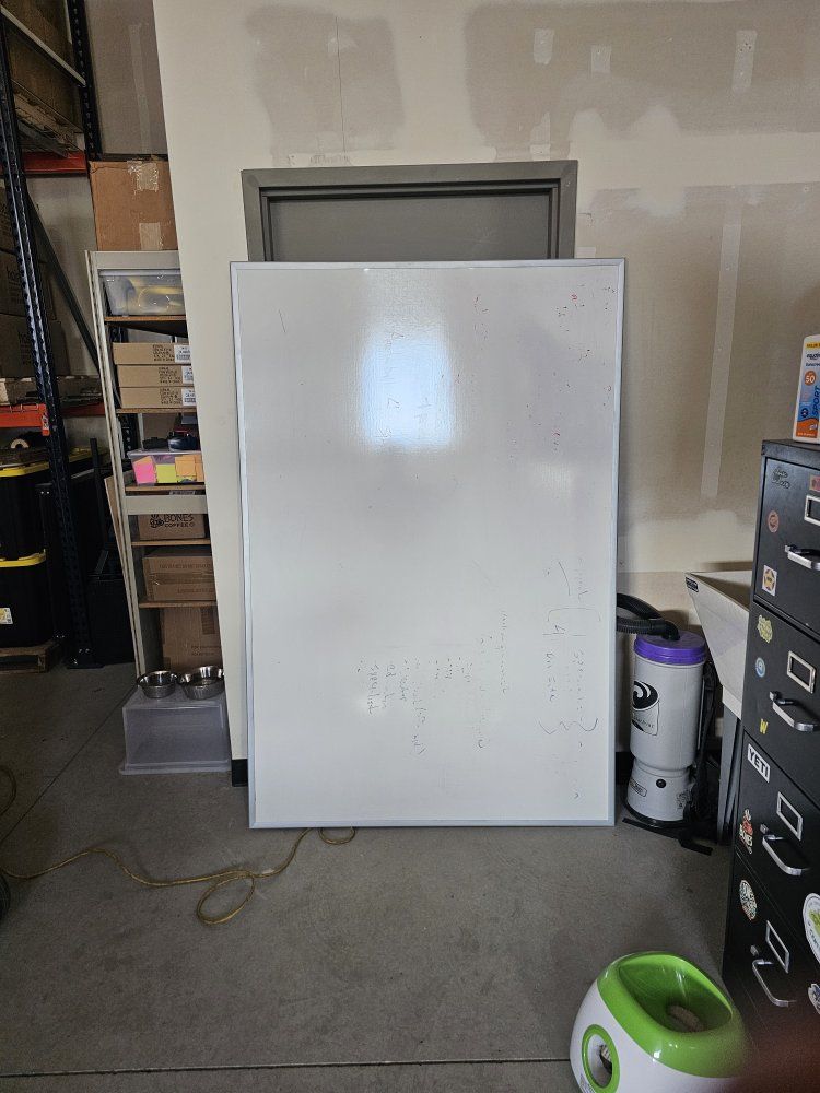 Main image 3