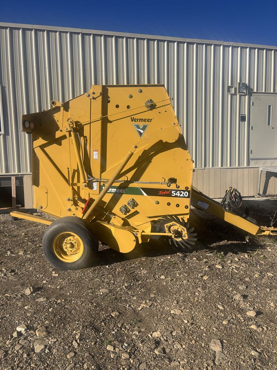 Vermeer Rebel 5420 Round Baler