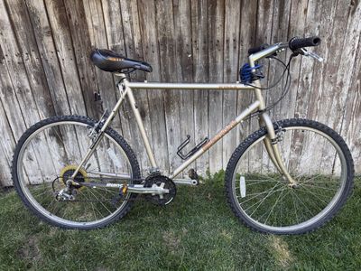 Old Bianchi hard tail mountain bike