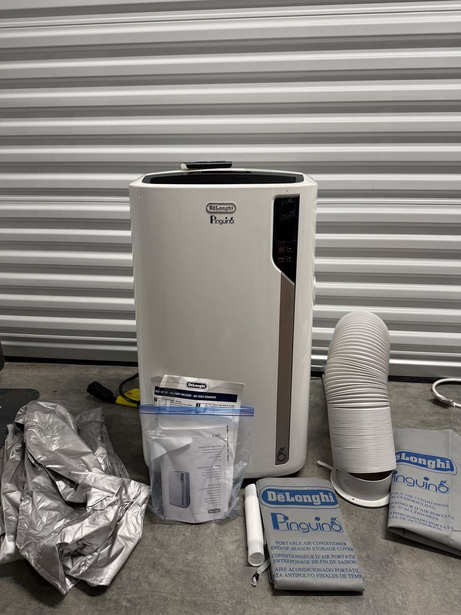 De'Longhi Pinguino 4-in-1 Portable AC & Heater (12,000 BTU) - Clean & Complete