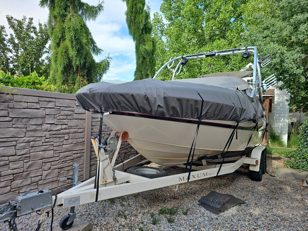 2001 Maxum 2100SD