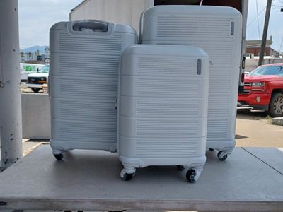 American Tourister White Hardside Spinner Luggage Set 3-Piece
