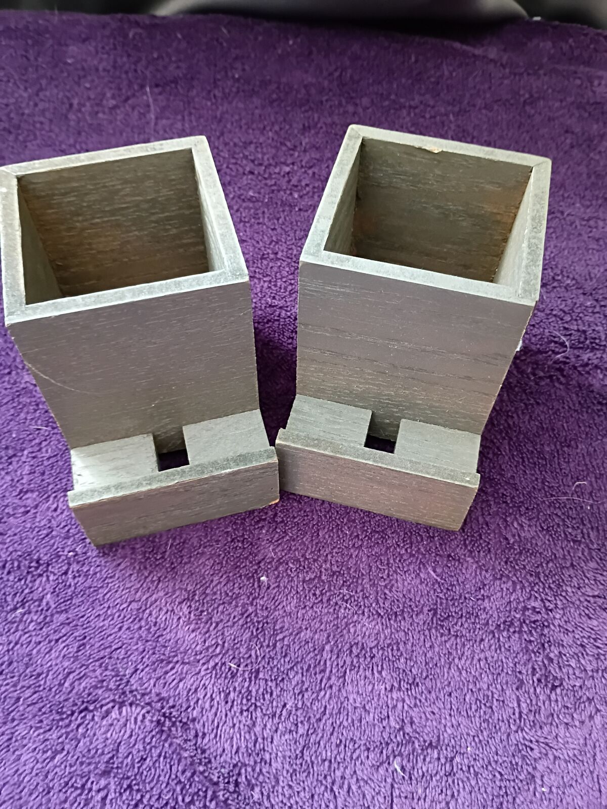 Real wood to hold your cell phone