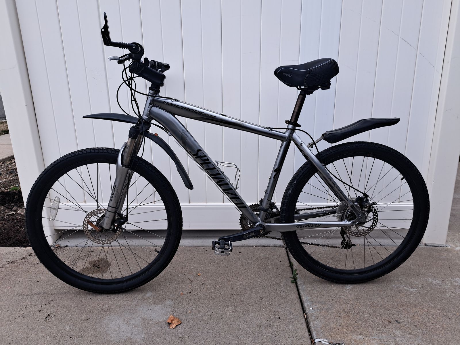 Specialized Hardrock mountain bicycle. CASH ONLY, No PayPal, no Venmo