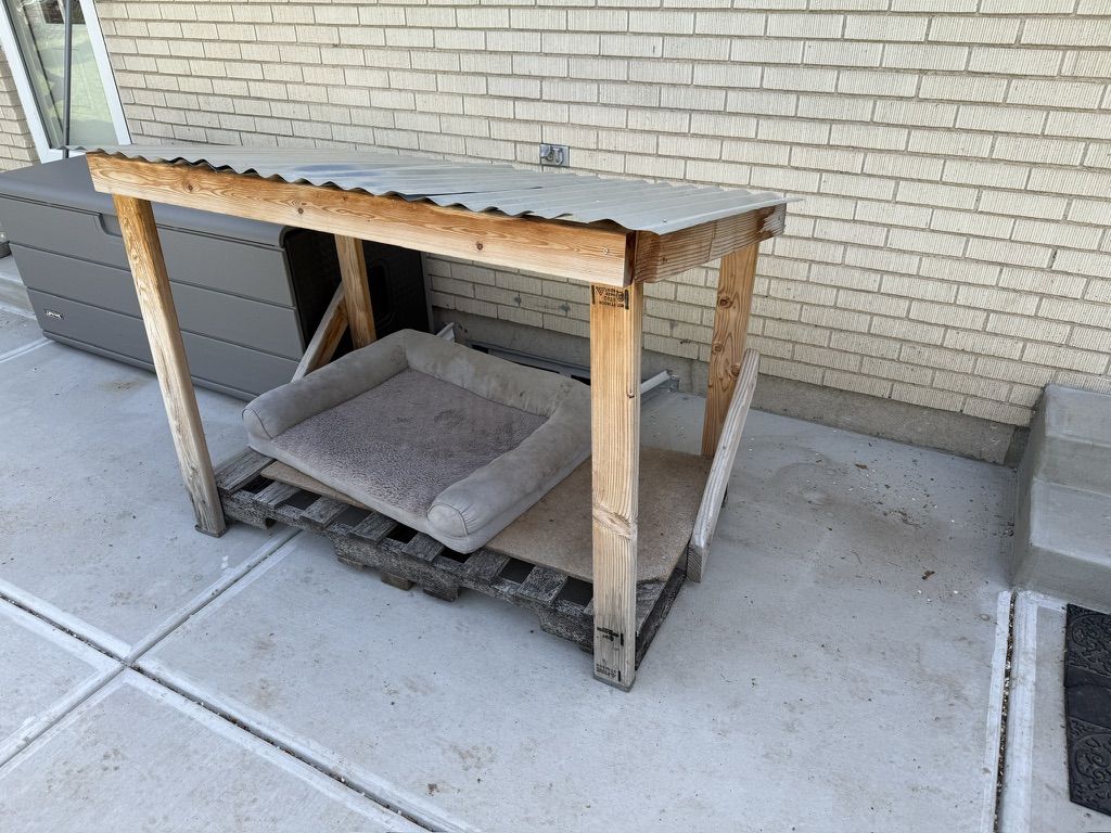 FREE Outdoor Dog Platform/Bed
