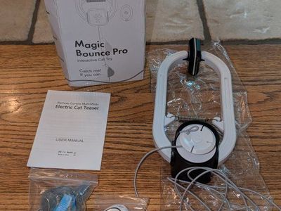 Brand new interactive cat toy Magic Bounce Pro