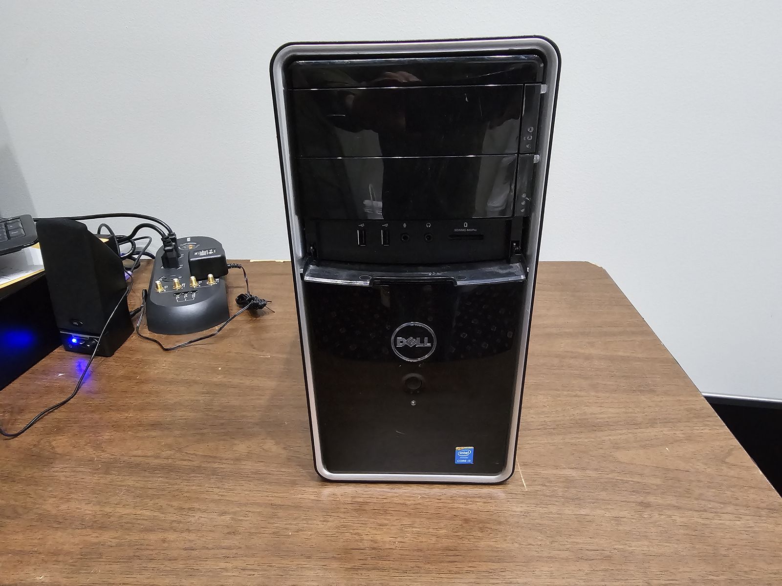 Many Dell desktops