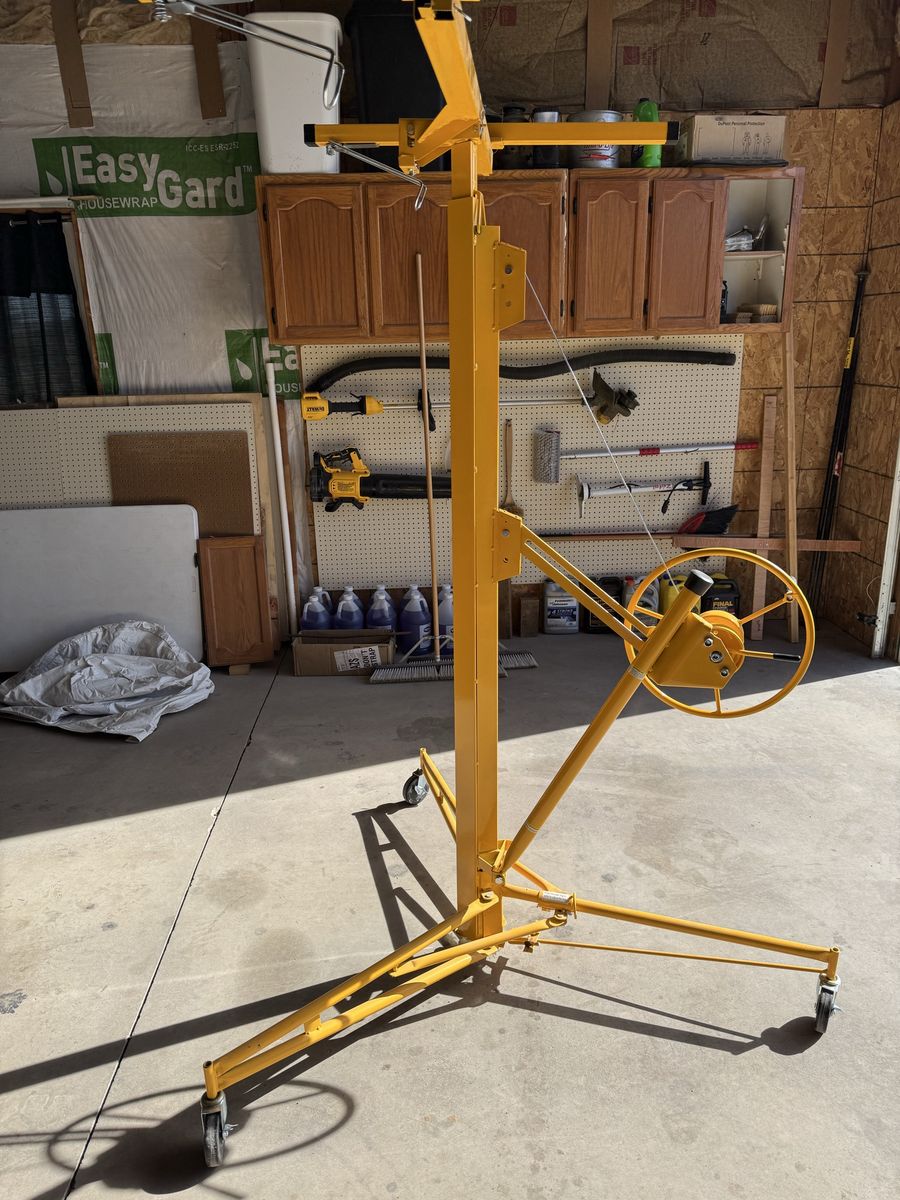 Drywall and Panel Hoist