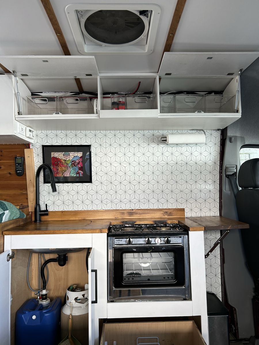 Main image 4