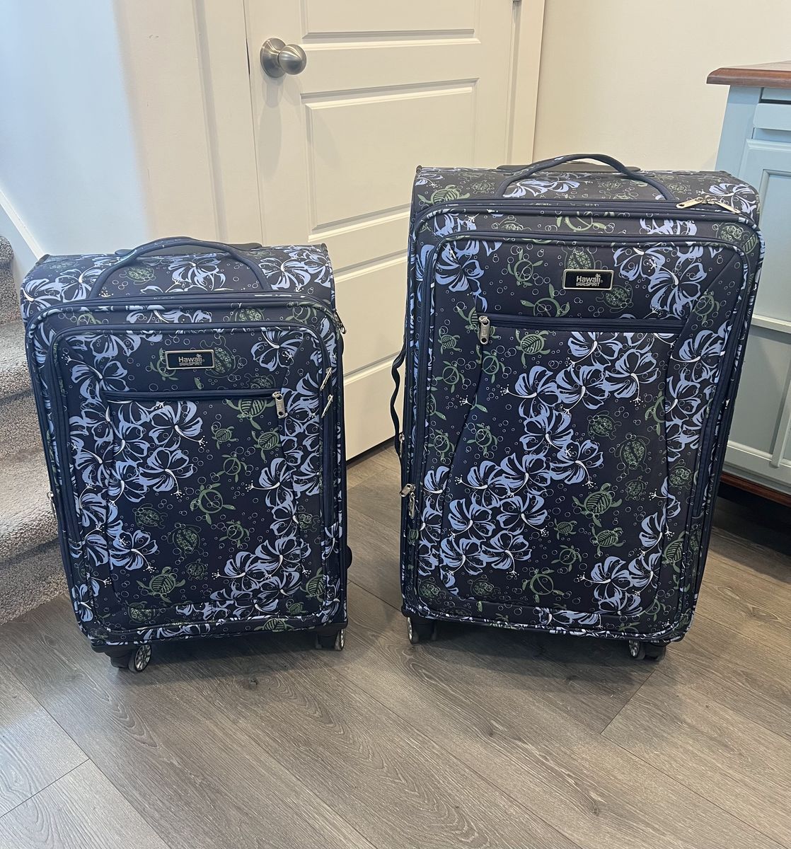 Hawaii Spirit Luggage Set - 2 Piece Matching Checked Suitcases - Great Condition
