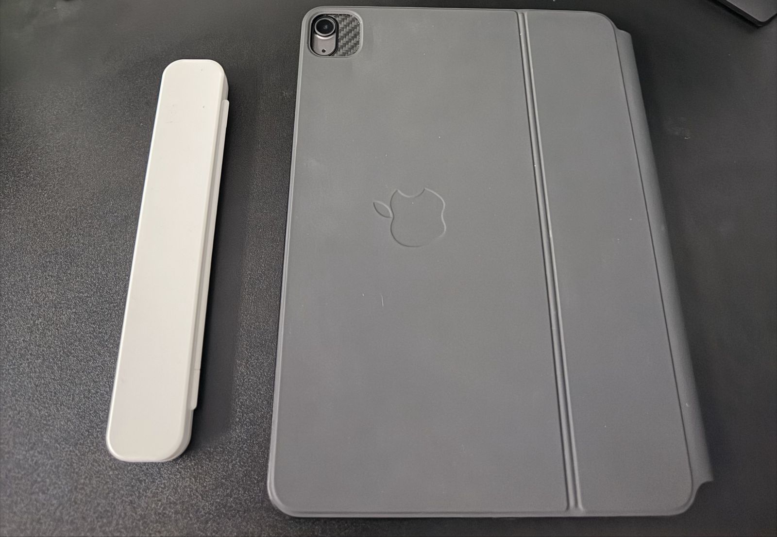 Apple iPad Air 5th Gen (M1, 256GB, Wi-Fi + Cellular) Bundle - with Magic Keyboard & Apple Pencil 2
