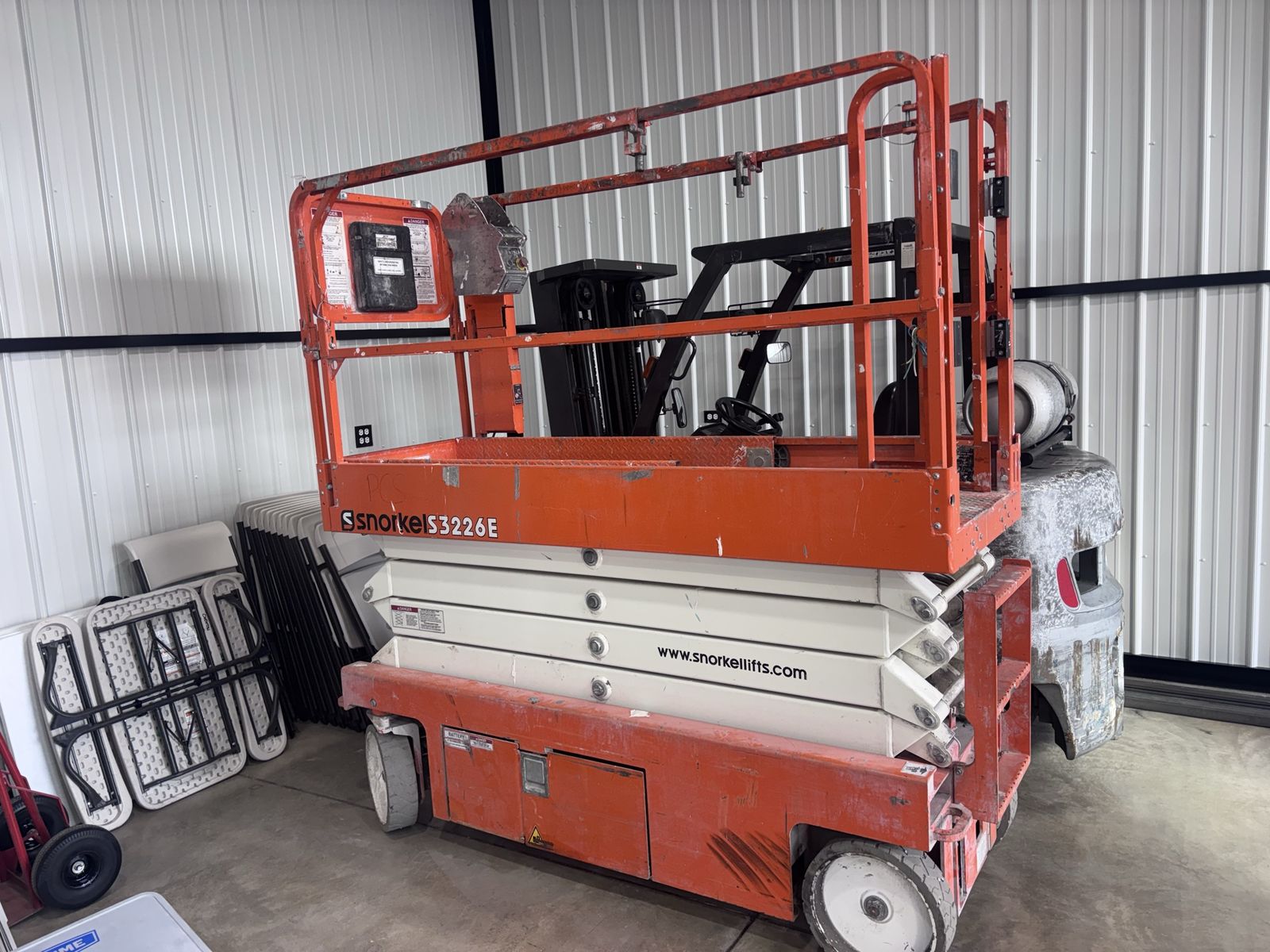 2019 snorkel S3226E scissor lift