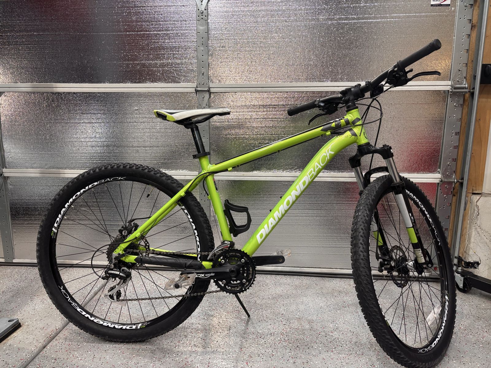 Diamondback MTB - 27.5” Wheels, Medium Frame