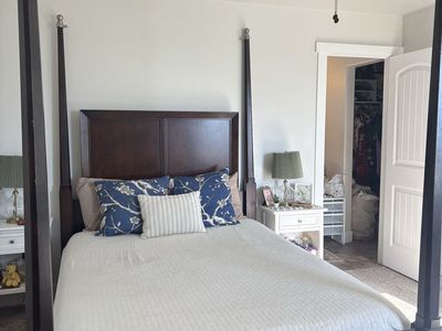 Dark Wood Queen Size Four-Poster Canopy Bed Frame - Classic Style