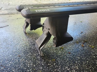 Thule WingBar Edge Roof Rack for Naked Roofs