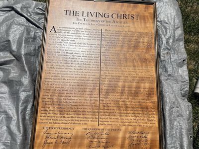 Wood-Engraved Plaque of The Living Christ