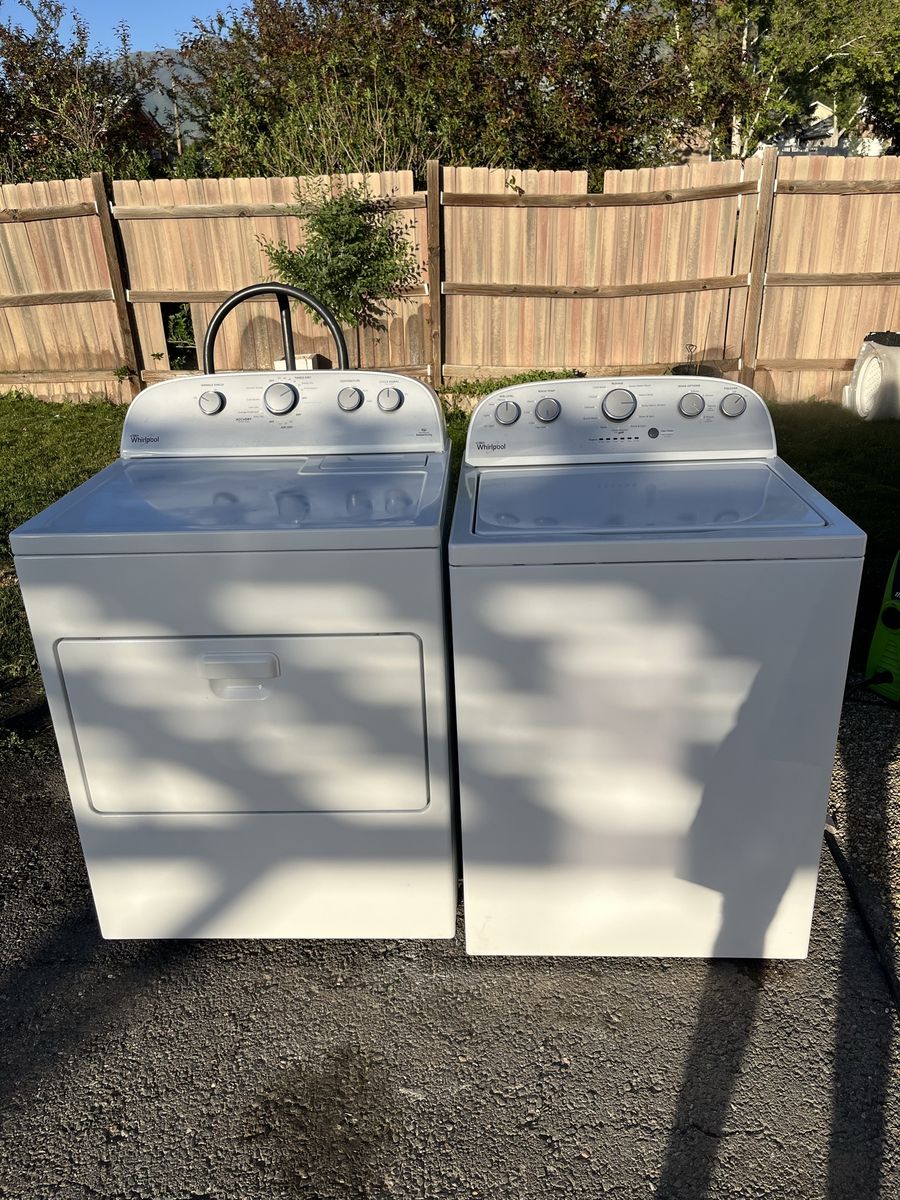 Whirlpool washer and dryer set in great condition for sale