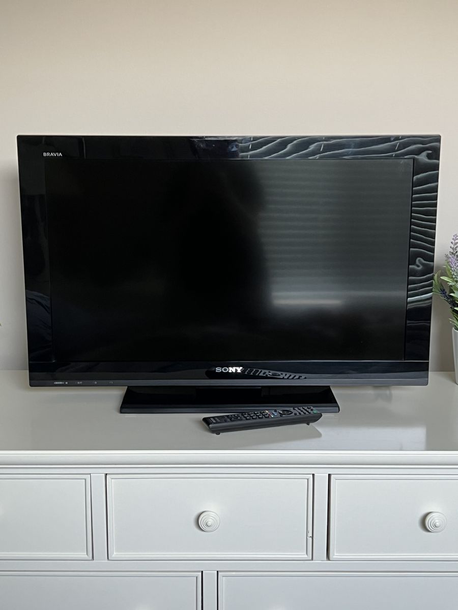 Sony BRAVIA HDTV with Stand and Original Remote Control