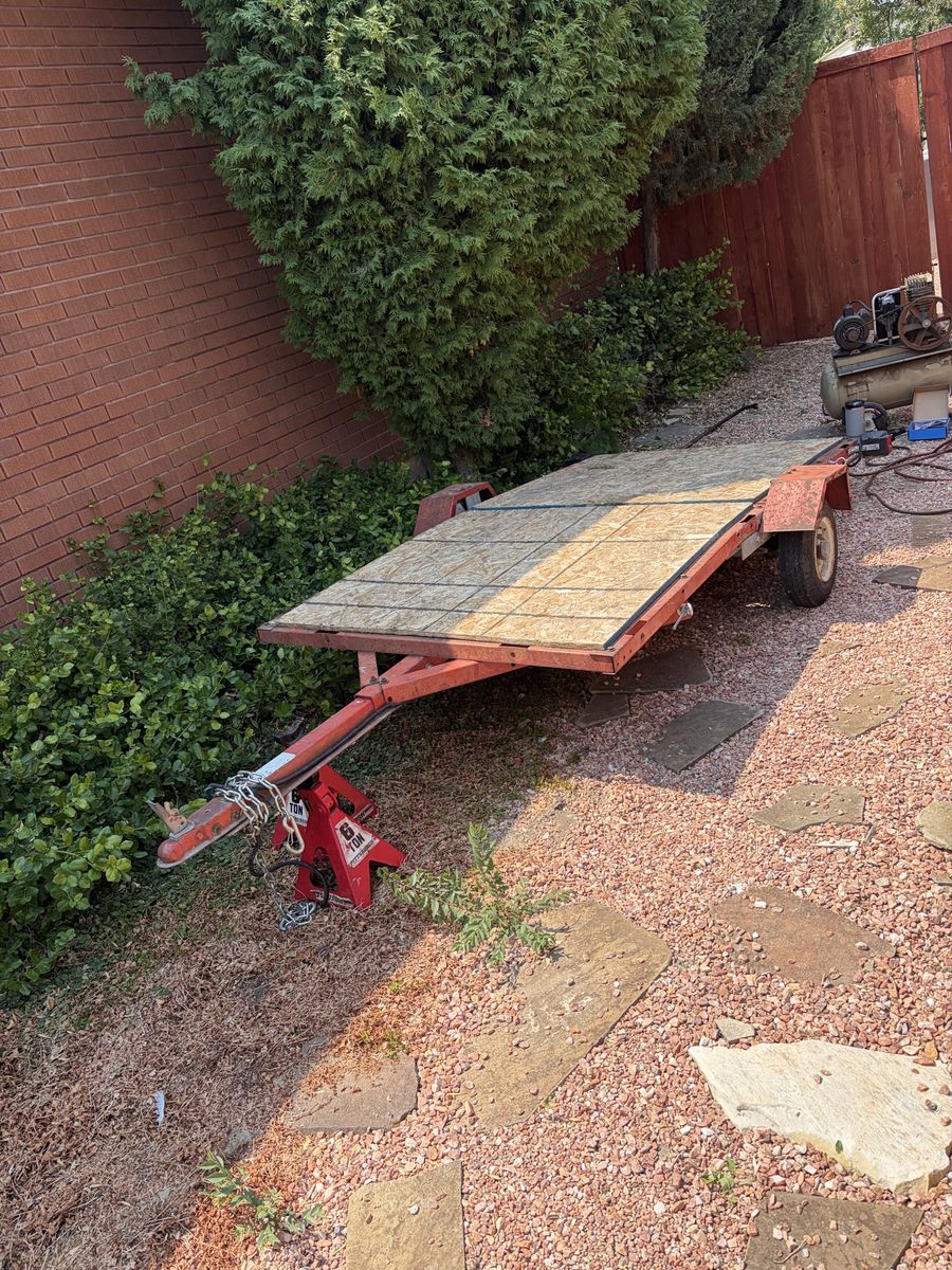 Flatbed foldable trailer