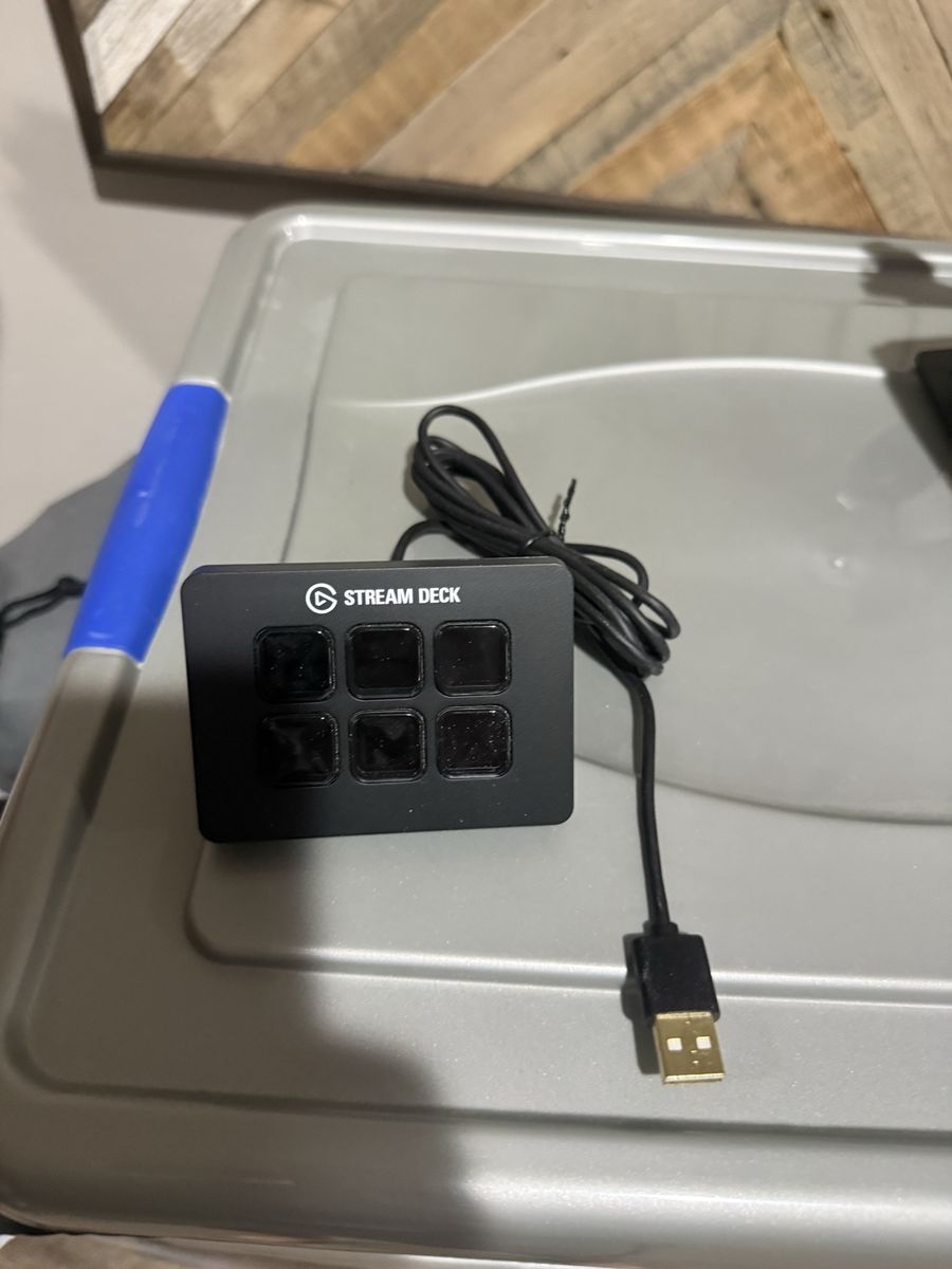 Elgato Stream Deck Mini - 6 Programmable Macro Keys for Streaming & Content Creation