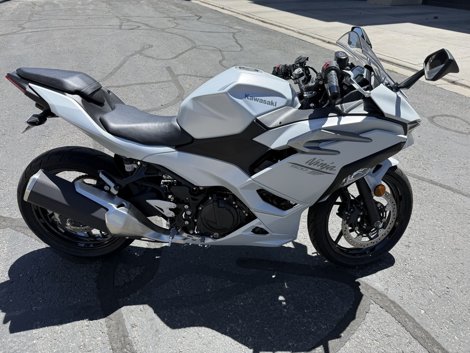 Kawasaki Ninja 500 2025 (lowered)