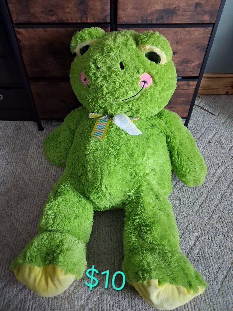 Big giant stuffed frog *MAKE OFFERS *