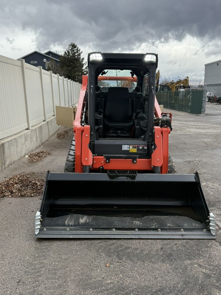 Large Track Skid CTL Bobcat for Rent. Kubota SVL75-3 With Enclosed Cab