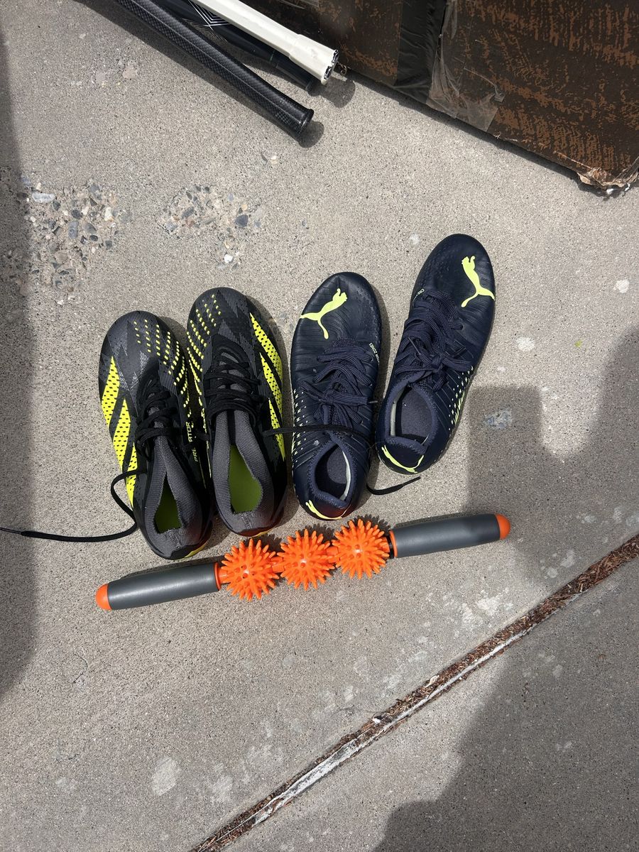 Size 8 women’s Cleats