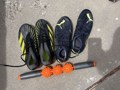 Size 8 women’s Cleats