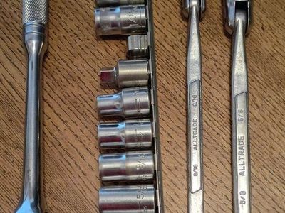 Ratchet & socket set