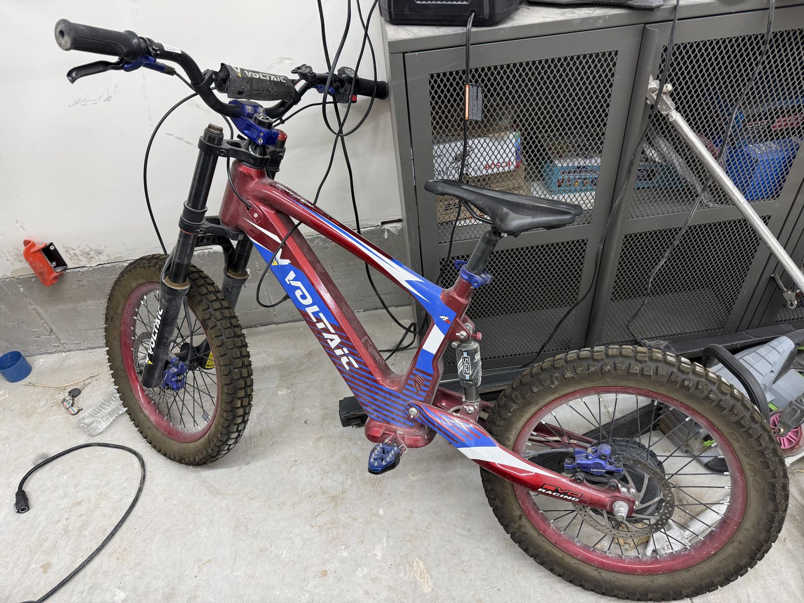 Voltaic flying fox 18”