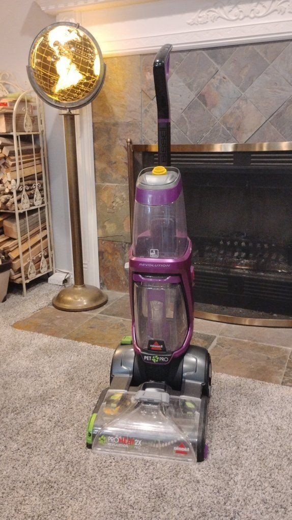 Bissell ProHeat Pet 2X Revolution Carpet Cleaner very clean easy to use
