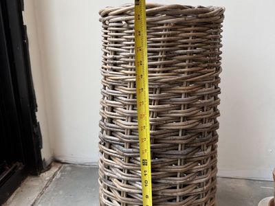 Wicker umbrella stand