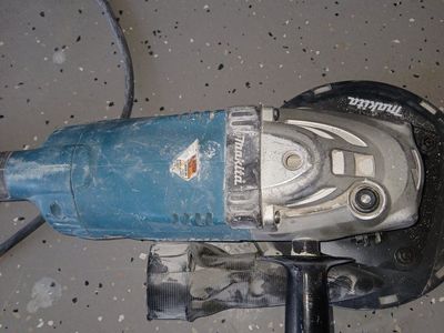 Makita GA7021 corded grinder