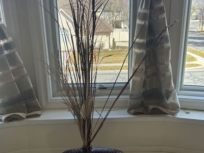 Modern Textured Decorative Vase with Dried Floral Arrangement