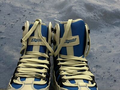 New Liquid Lace Up Size 6 Snowboard Boot