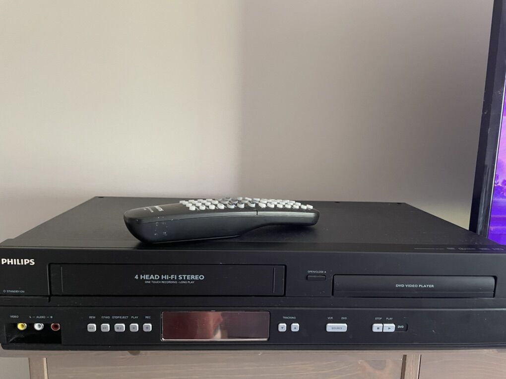 Philips Dvp3345v/f7 Dvd Vcr Combo Like New