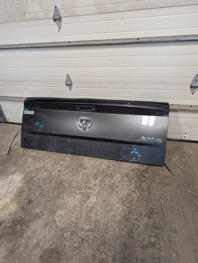 Dodge Ram 4x4 Truck Tailgate with Backup Camera and Power Lock