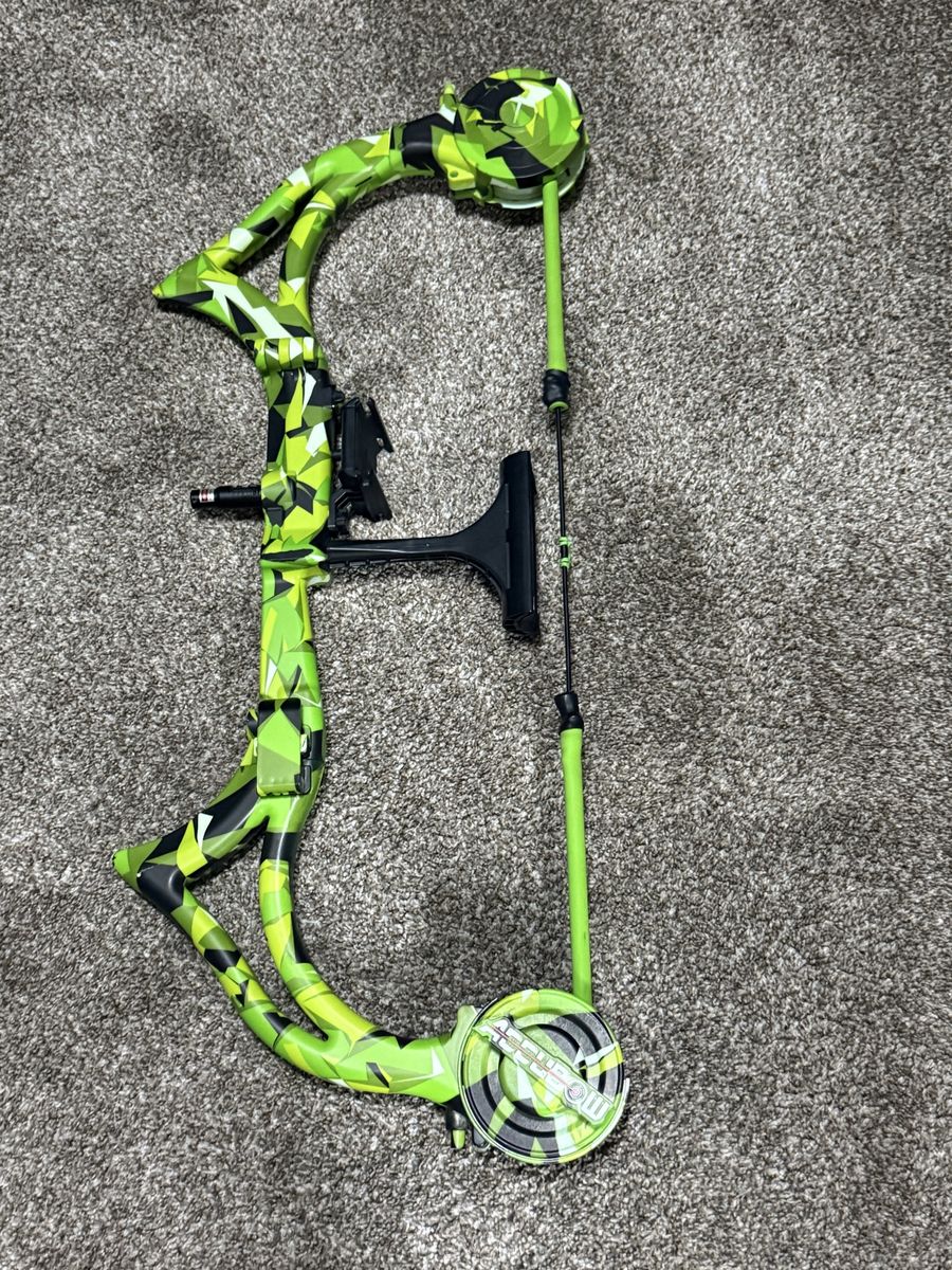 Accubow 2.0 Archery Training System - Green Camo, Collapsible, Like New Condition