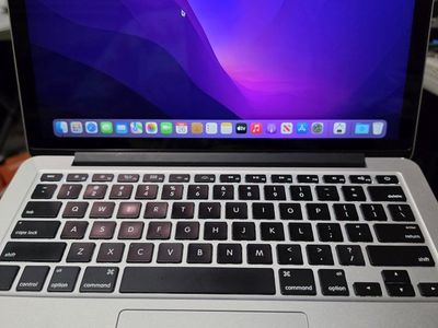 2015 MacBook Pro 2.6 GHz i5 8GB Ram 128 GB