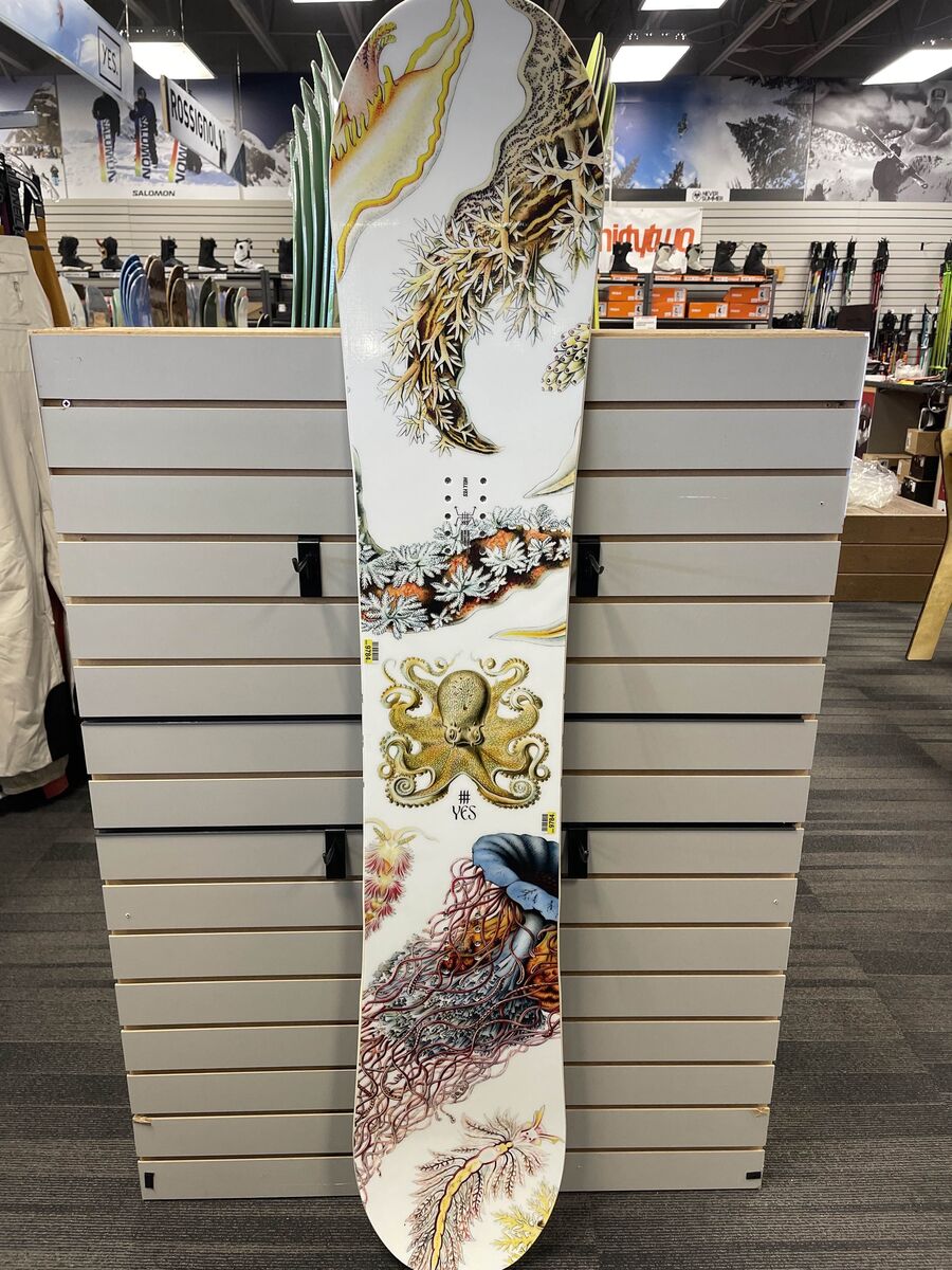 YES Hel Yes 155cm Snowboard - Used (2026)