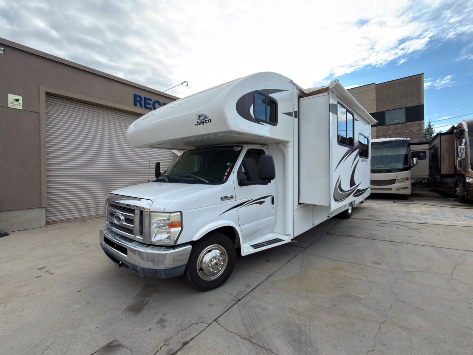 2014 Jayco Greyhawk 31FK Class C with Slide