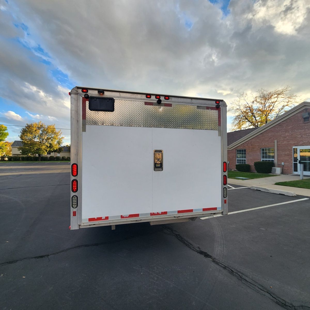 Main image 5