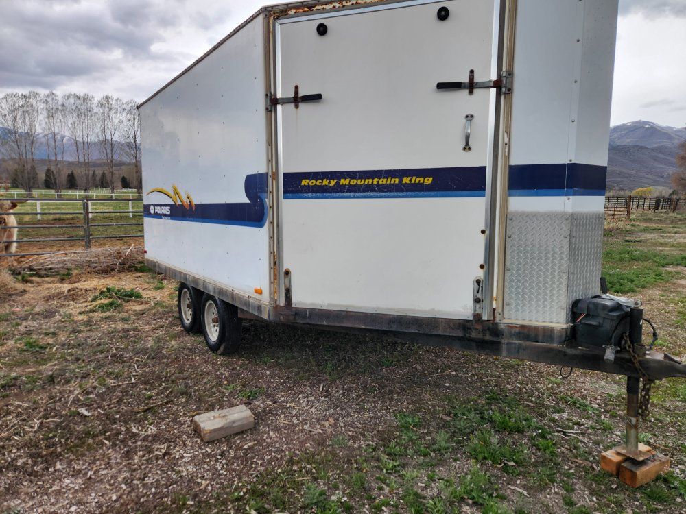 Enclosed Snowmobile/Atv trailer