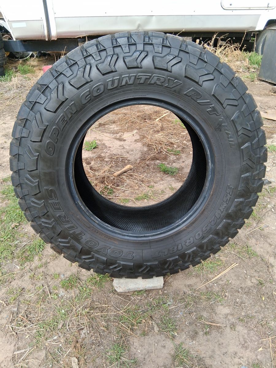 NEW Toyo Open Country R/T Trail  35x12.5 R18 LT