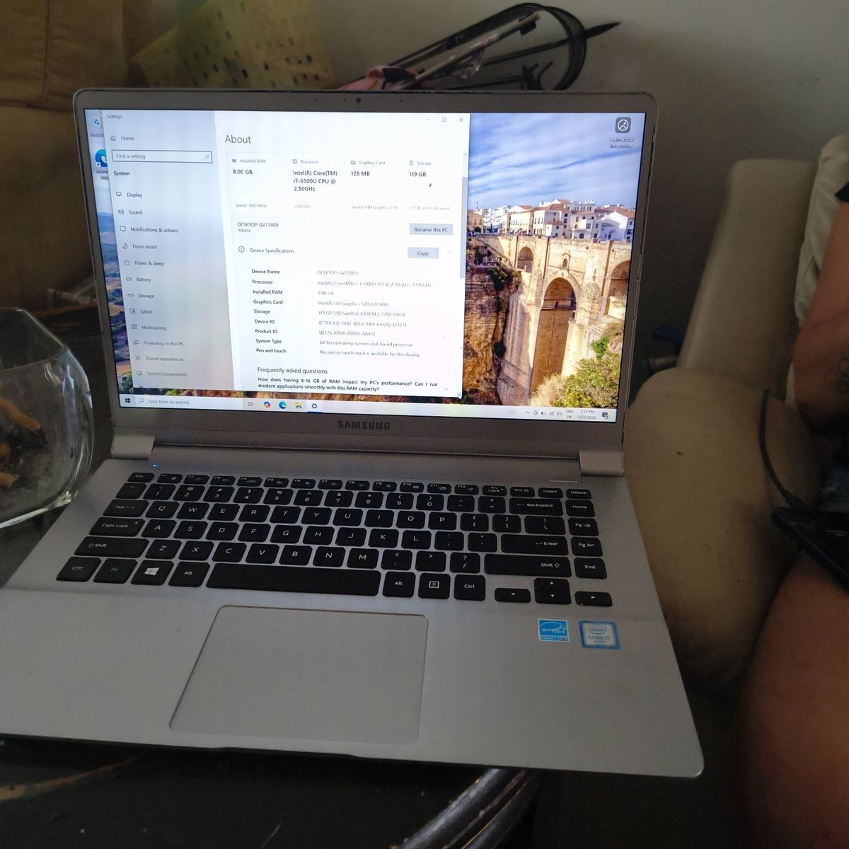 Samsung Laptop Core i3-7100U 8GB RAM 119GB SSD Windows 10 Home