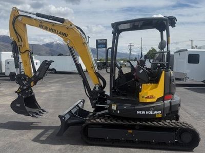 NEW HOLLAND E42 MINI EXCAVATOR